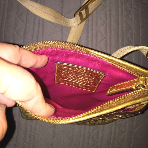 Coach bag with matching shoes - Picture 3 of 5